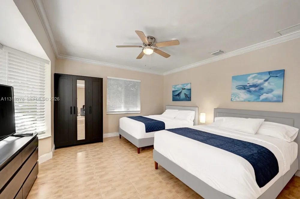 825 Harrison St Hollywood, FL 33019