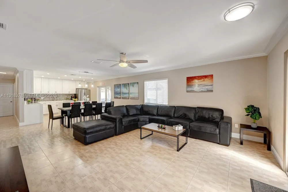 825 Harrison St Hollywood, FL 33019