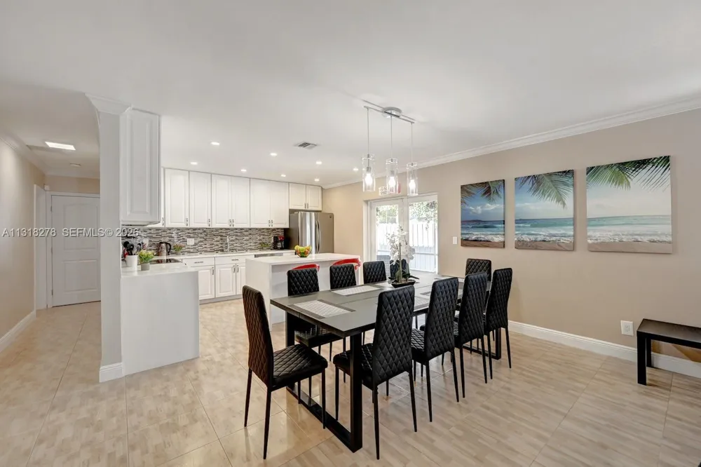825 Harrison St Hollywood, FL 33019