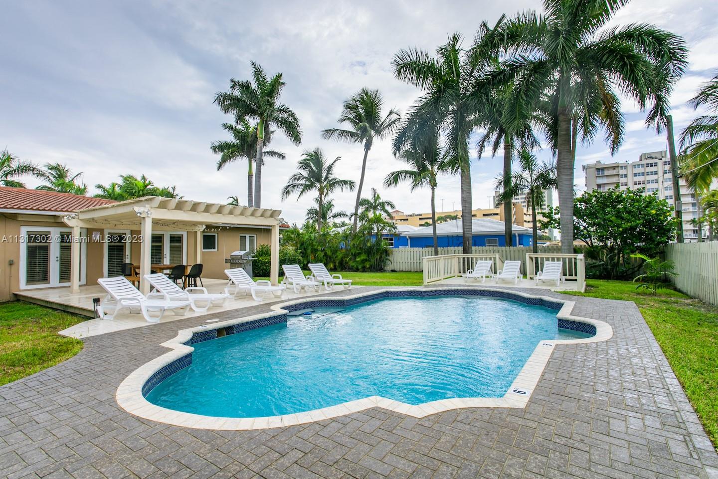 714 Harrison St Hollywood, FL 33019