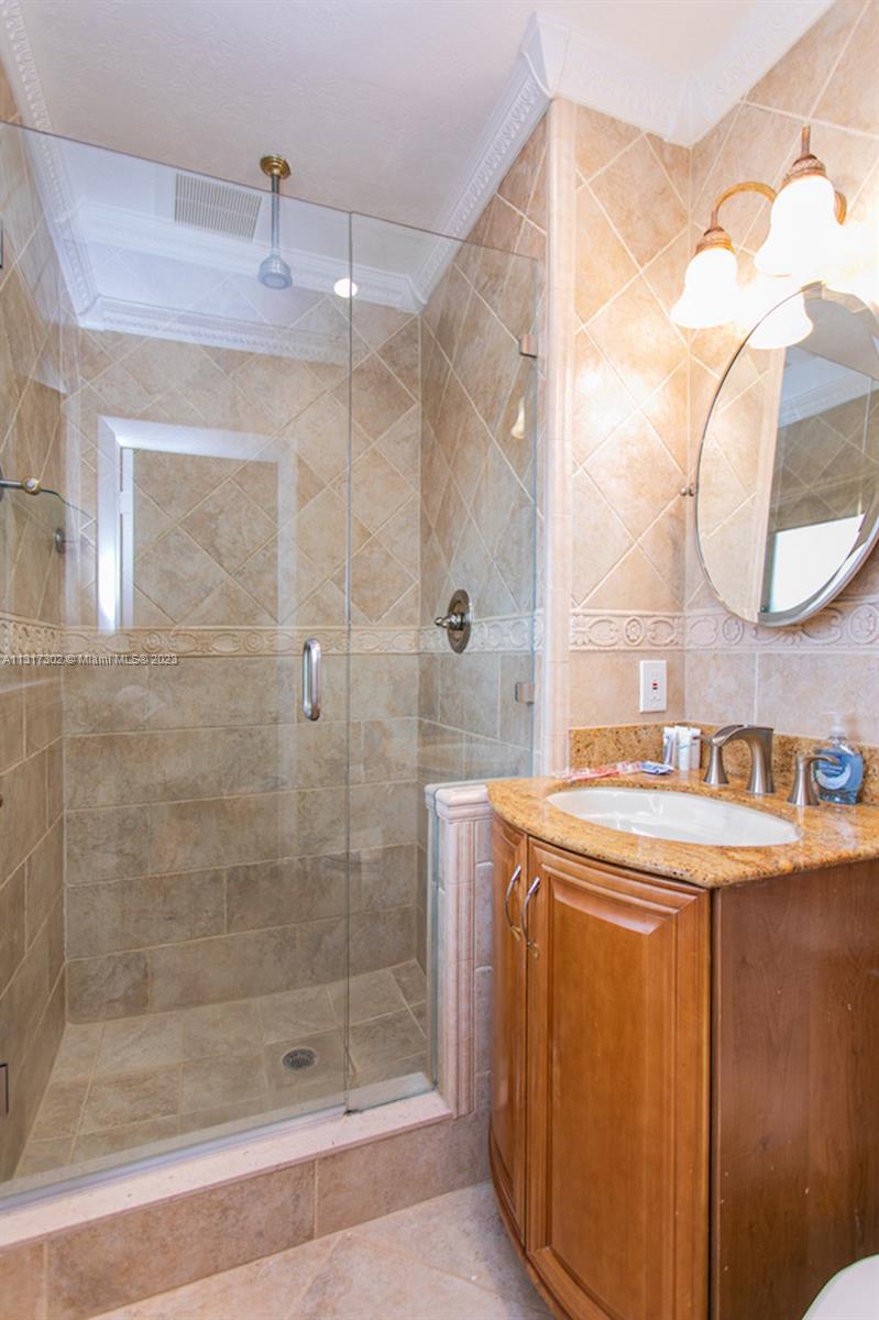714 Harrison St Hollywood, FL 33019