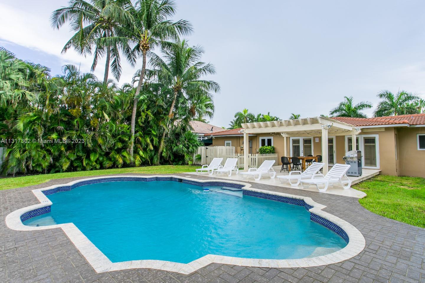 714 Harrison St Hollywood, FL 33019