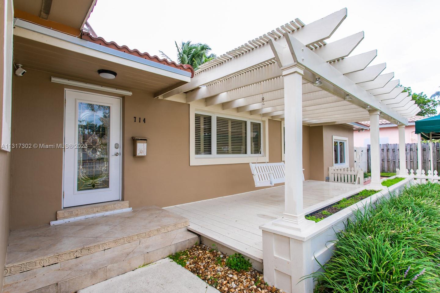 714 Harrison St Hollywood, FL 33019