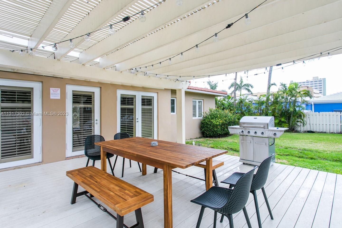 714 Harrison St Hollywood, FL 33019