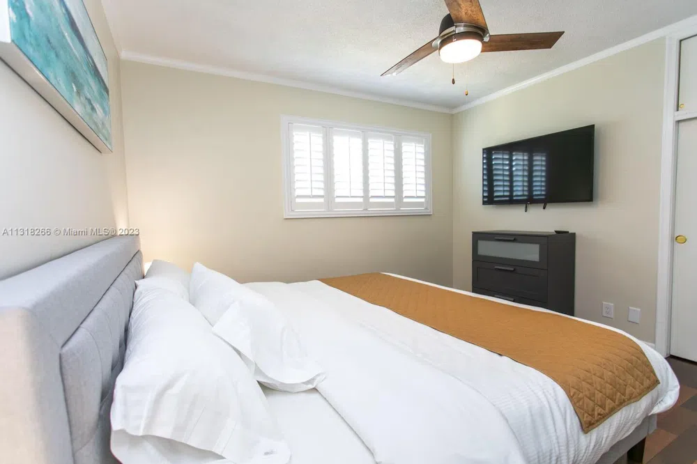 1311 Rodman St Hollywood, FL 33019