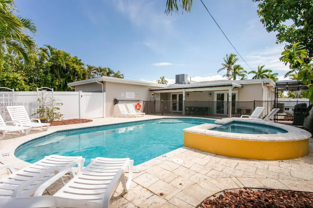 1311 Rodman St Hollywood, FL 33019