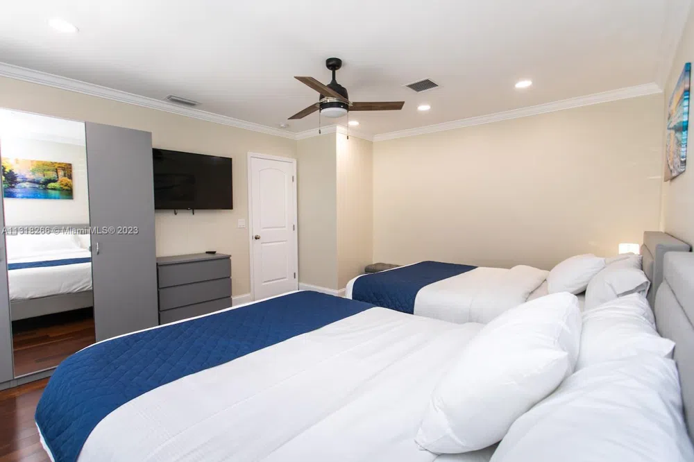 1311 Rodman St Hollywood, FL 33019