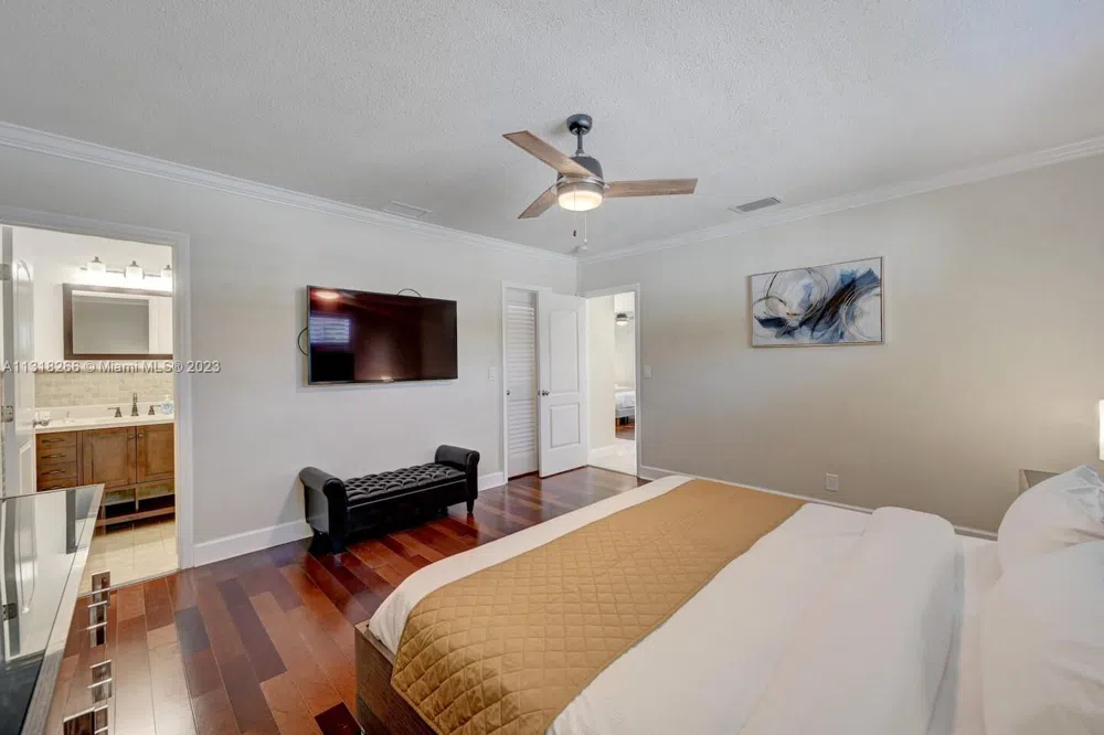 1311 Rodman St Hollywood, FL 33019