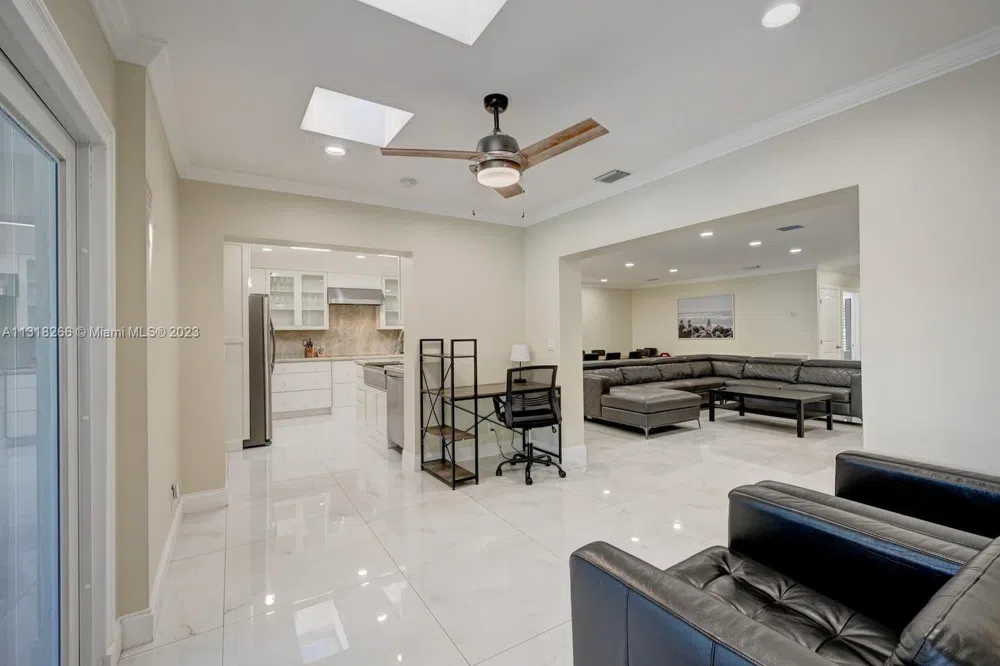 1311 Rodman St Hollywood, FL 33019
