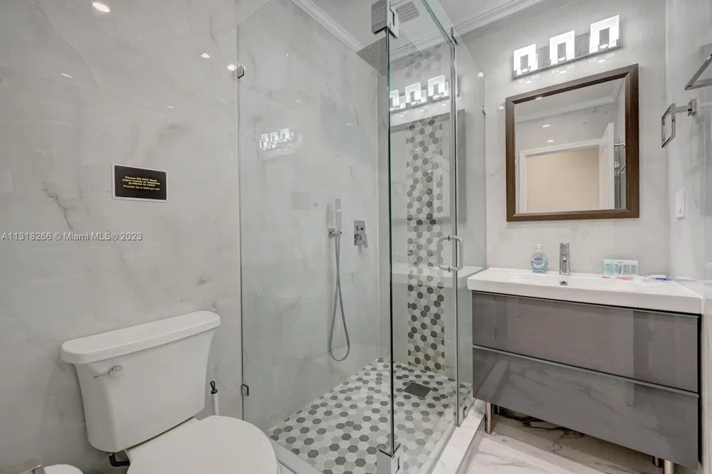 1311 Rodman St Hollywood, FL 33019