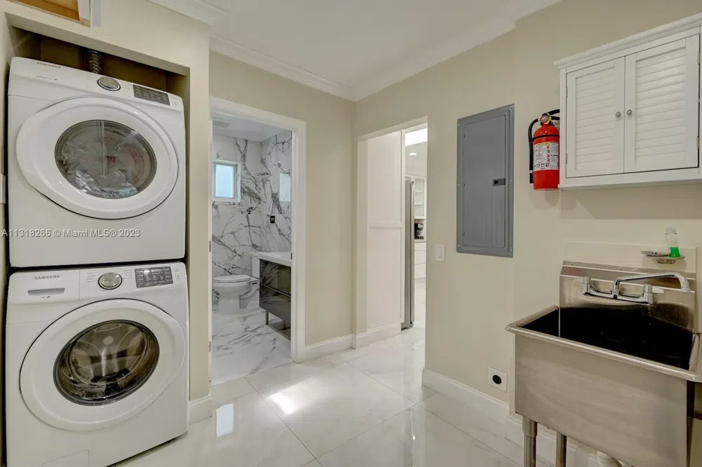 1311 Rodman St Hollywood, FL 33019
