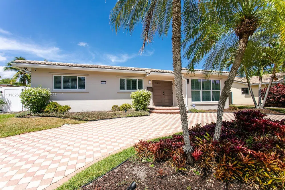 1311 Rodman St Hollywood, FL 33019