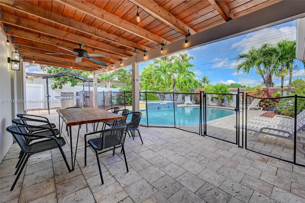 1311 Rodman St Hollywood, FL 33019