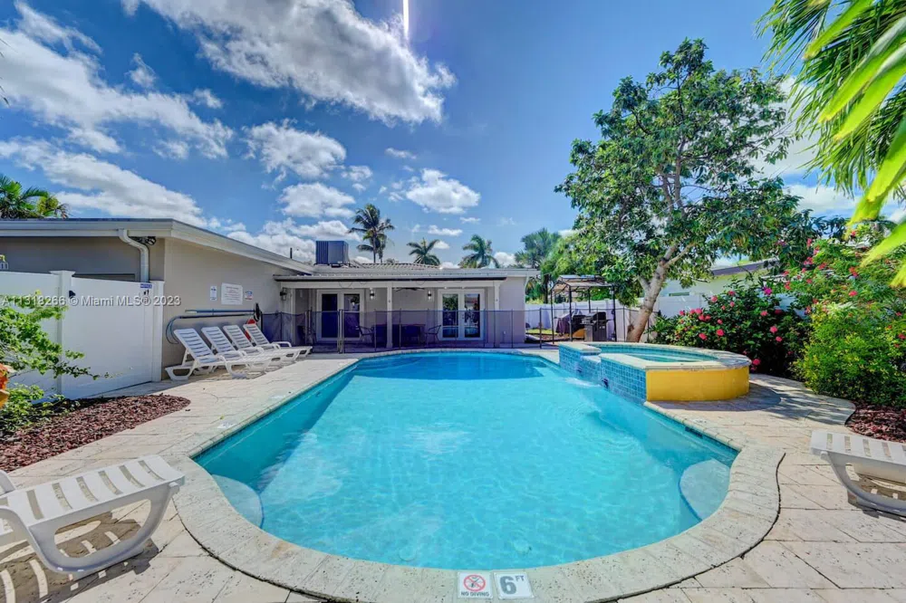 1311 Rodman St Hollywood, FL 33019