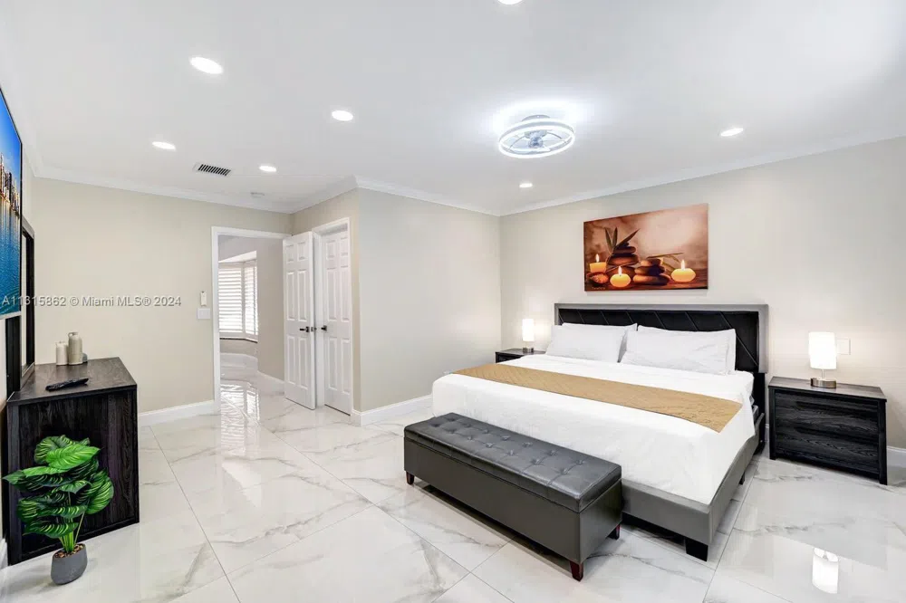 1307 Rodman St Hollywood, FL 33019
