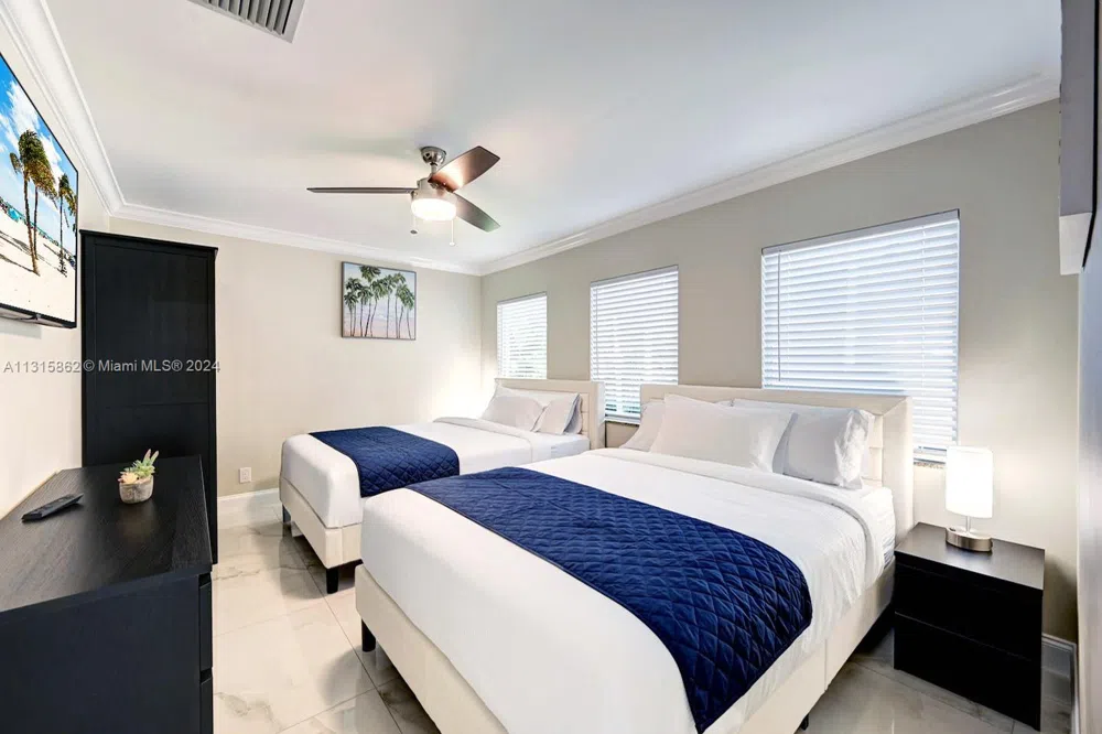 1307 Rodman St Hollywood, FL 33019