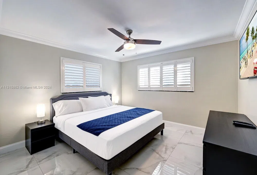 1307 Rodman St Hollywood, FL 33019