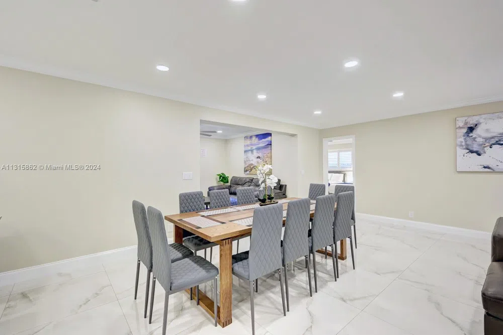 1307 Rodman St Hollywood, FL 33019