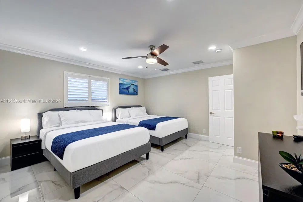 1307 Rodman St Hollywood, FL 33019
