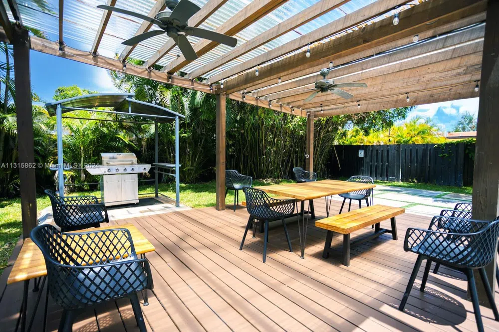1307 Rodman St Hollywood, FL 33019