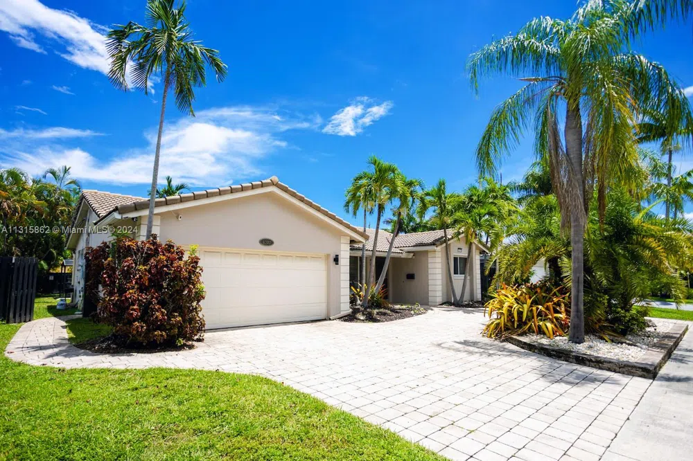 1307 Rodman St Hollywood, FL 33019