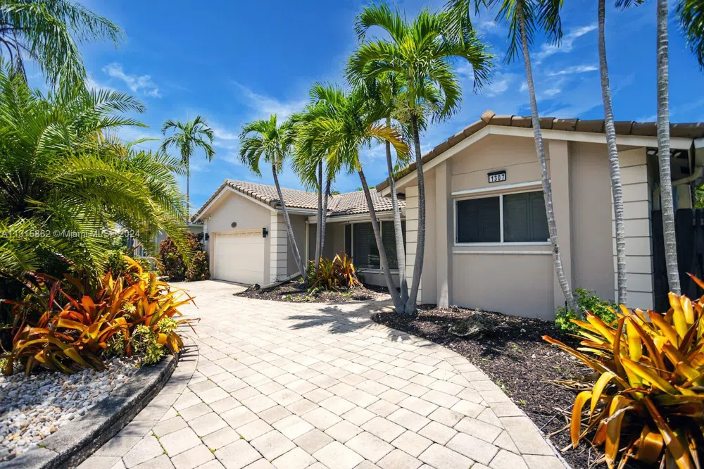 1307 Rodman St Hollywood, FL 33019