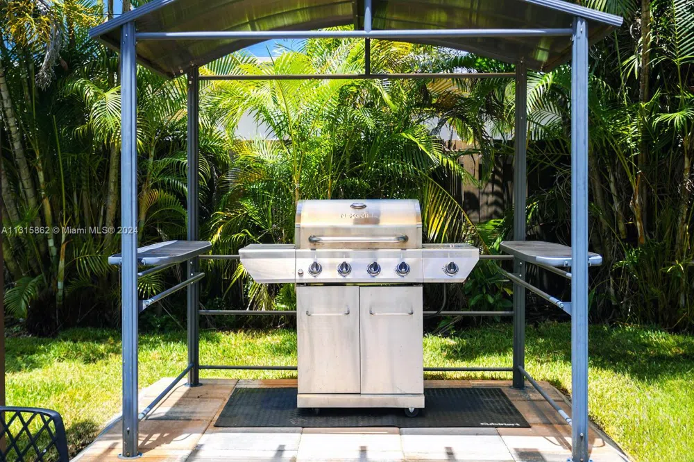 1307 Rodman St Hollywood, FL 33019
