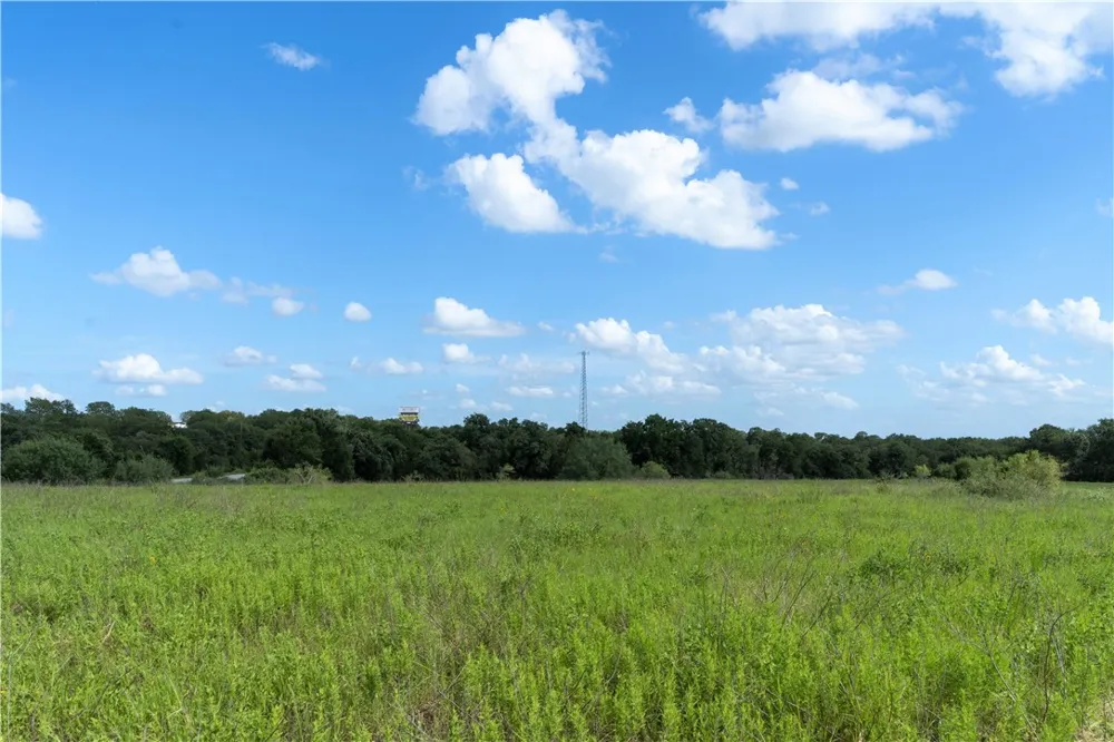S Hwy 183 Lockhart, TX 78644