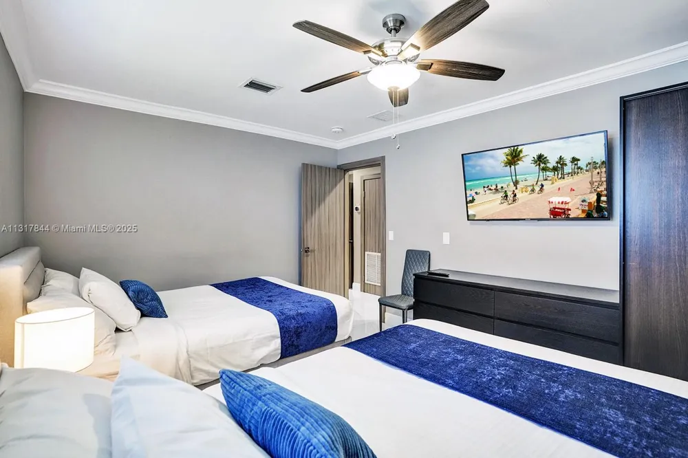 1301 Rodman St Hollywood, FL 33019