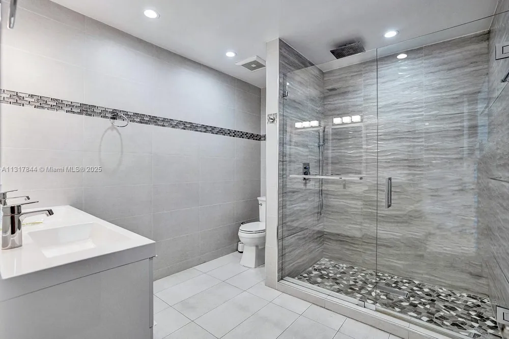 1301 Rodman St Hollywood, FL 33019