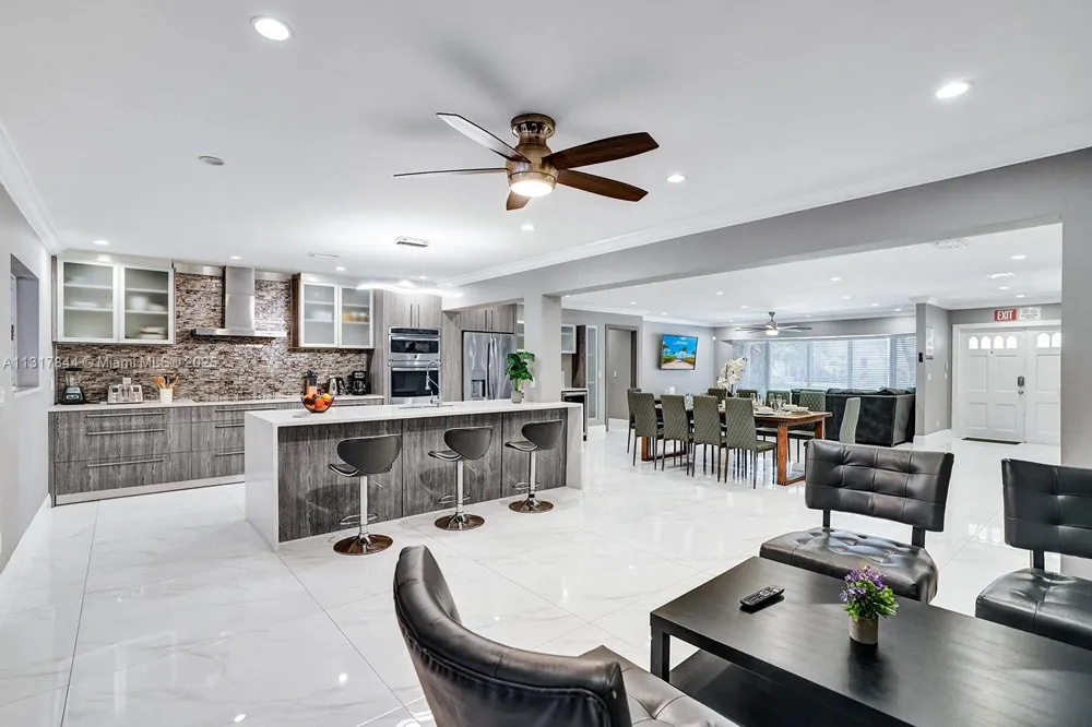 1301 Rodman St Hollywood, FL 33019