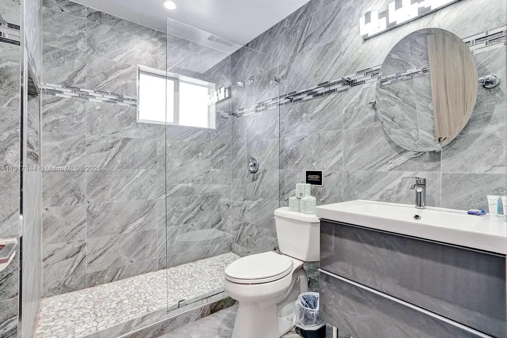 1301 Rodman St Hollywood, FL 33019