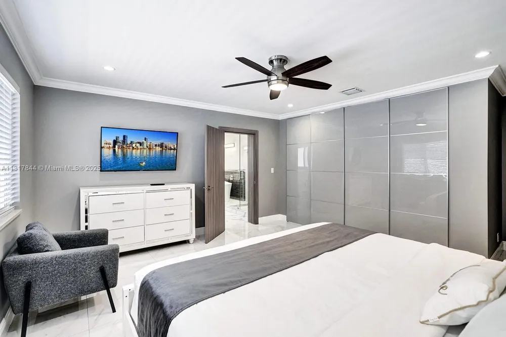 1301 Rodman St Hollywood, FL 33019