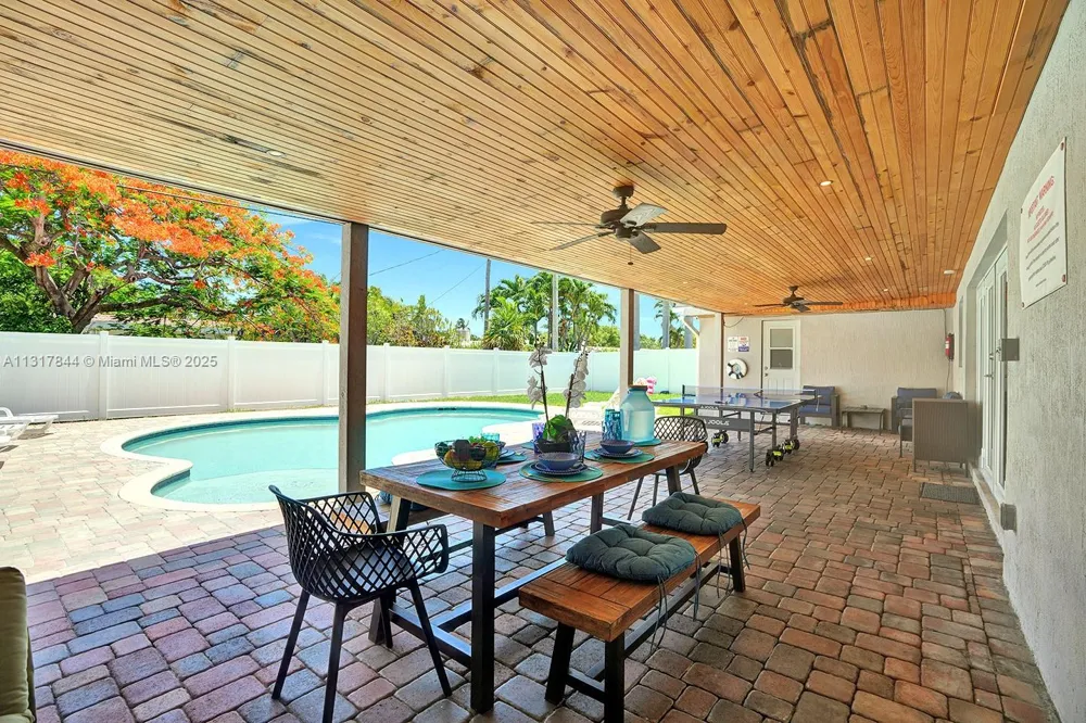 1301 Rodman St Hollywood, FL 33019