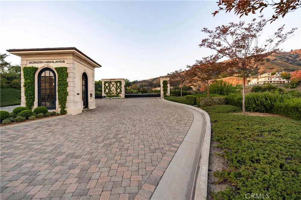 648 Gordon Highlands Road Glendora, CA 91741