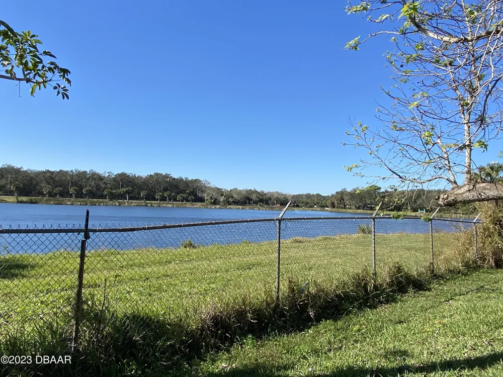 910 Lake Avenue Edgewater, FL 32132