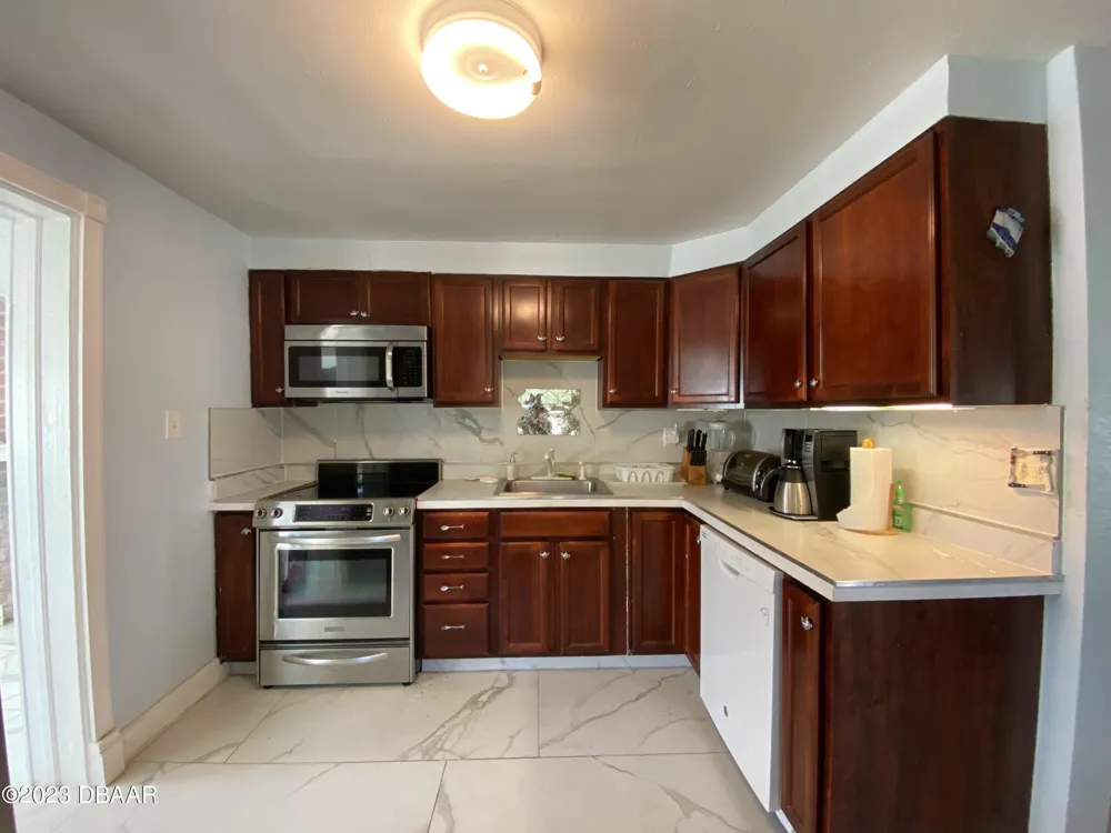 910 Lake Avenue Edgewater, FL 32132