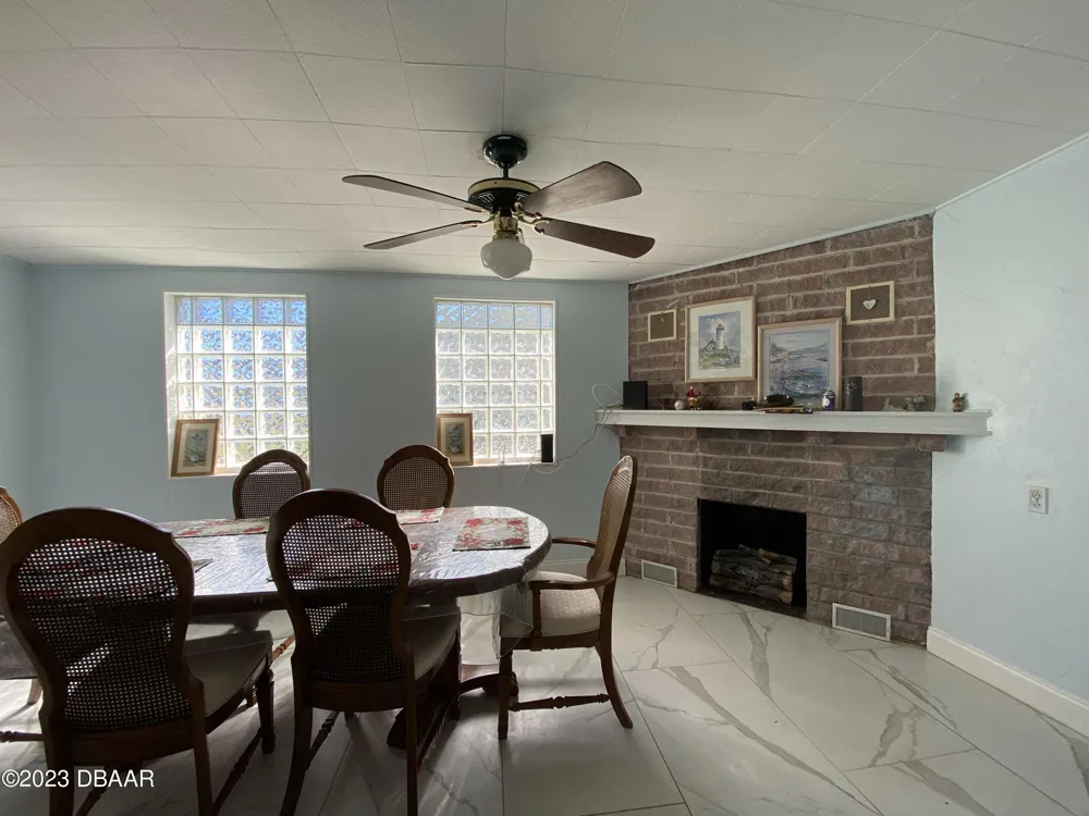 910 Lake Avenue Edgewater, FL 32132