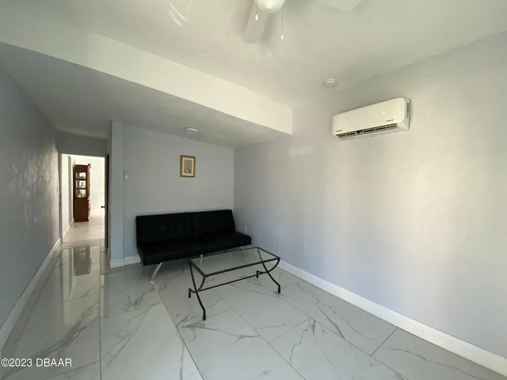 910 Lake Avenue Edgewater, FL 32132