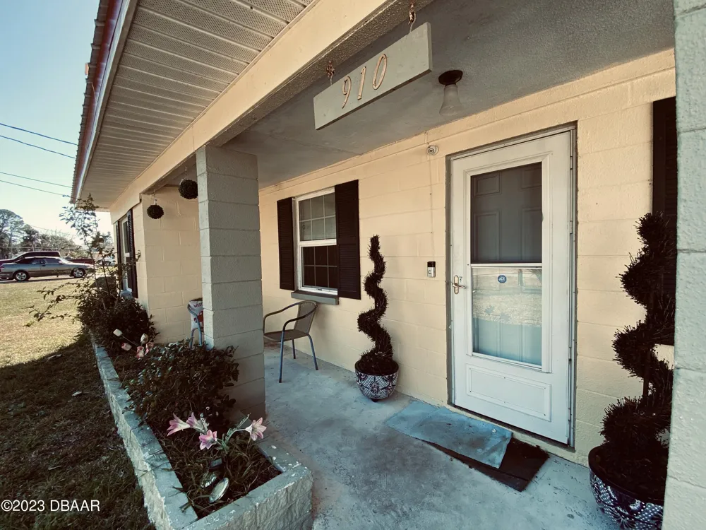 910 Lake Avenue Edgewater, FL 32132
