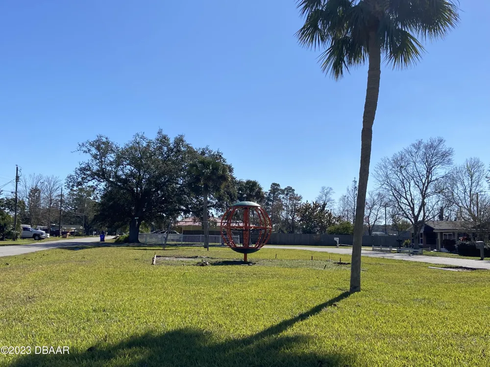 910 Lake Avenue Edgewater, FL 32132