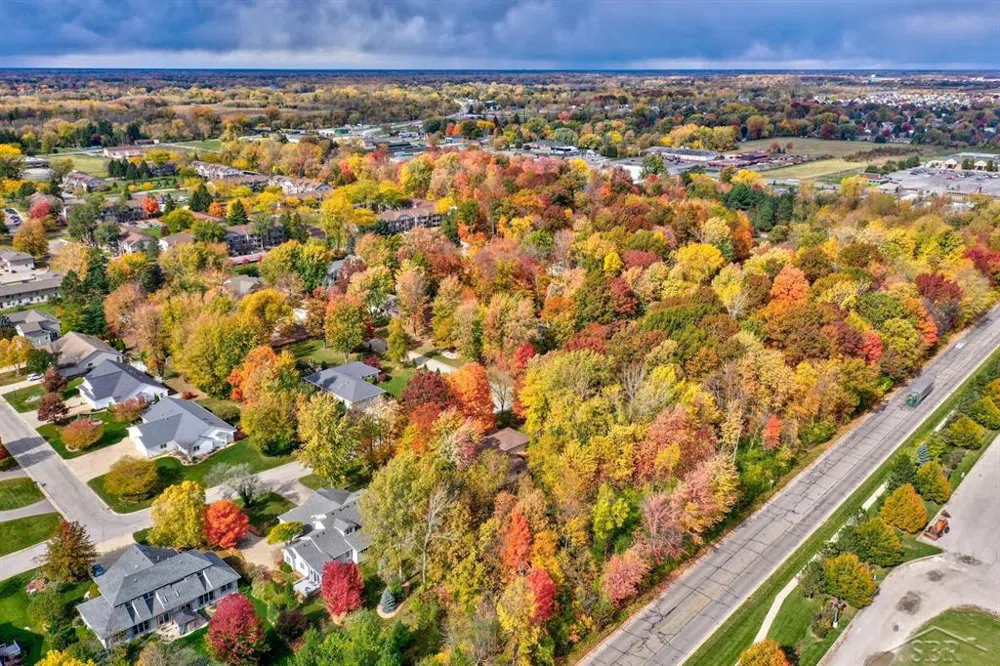 80 Deer Trail Saginaw Charter Township, MI 48638