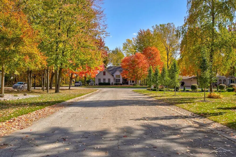 62 Bunny Trail Saginaw Charter Township, MI 48638