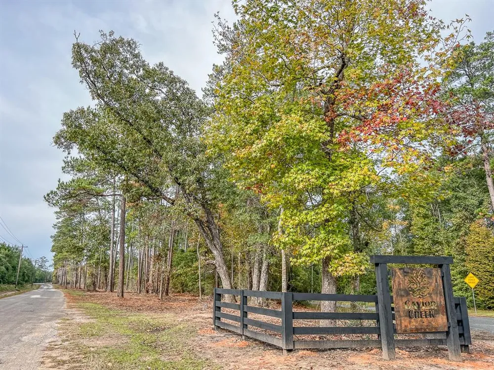 7 CR 2305 S Cleveland, TX 77327