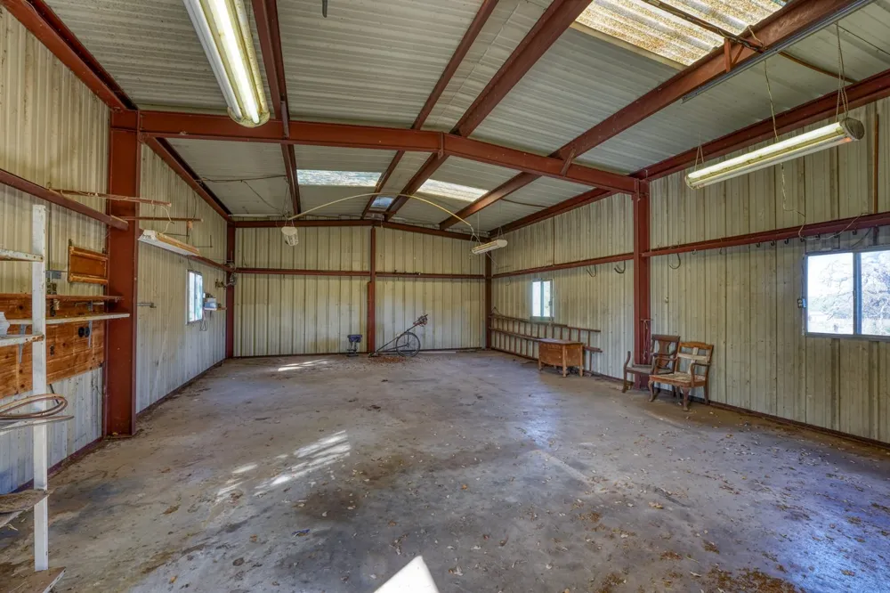 2334 CR 105 Lampasas, TX 76550