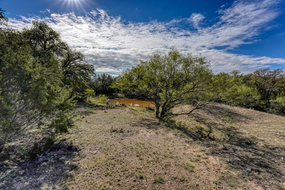 2334 CR 105 Lampasas, TX 76550