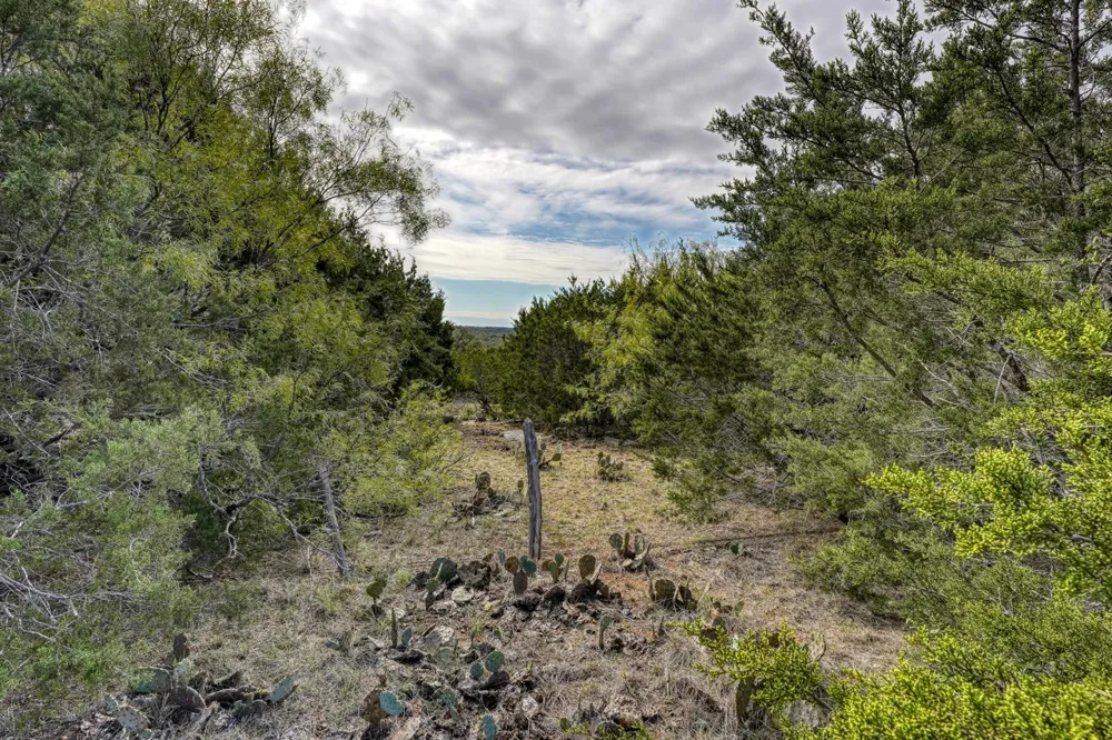 2334 CR 105 Lampasas, TX 76550