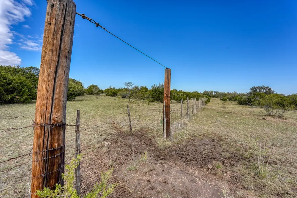 2334 CR 105 Lampasas, TX 76550