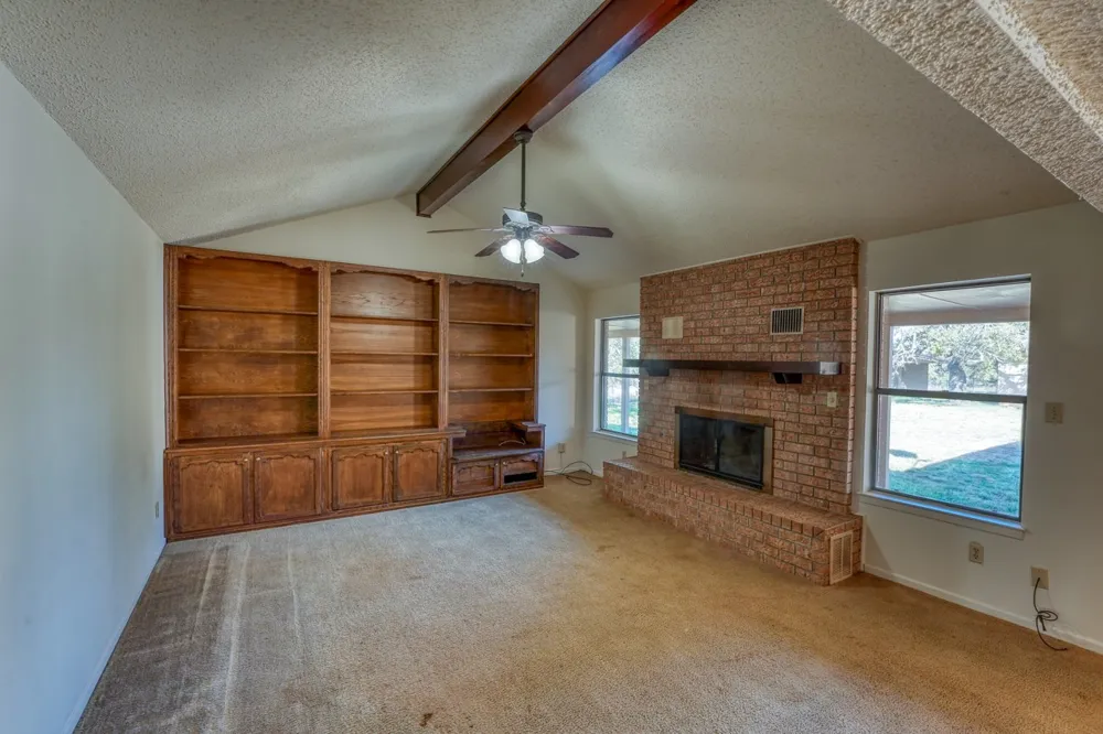 2334 CR 105 Lampasas, TX 76550