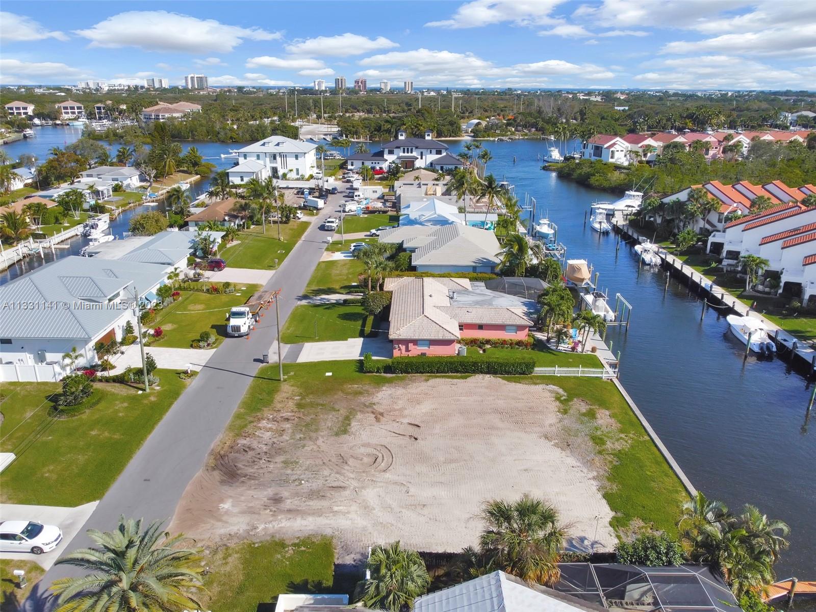 2400 Edward Rd Palm Beach Gardens, FL 33410